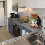 Avo Lucy By Interhome פורטימאו